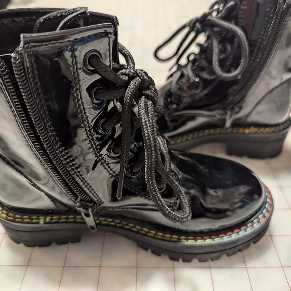 Girl's 11 Kurt Geiger London black patent rainbow combat boots lug sole - Picture 6 of 7